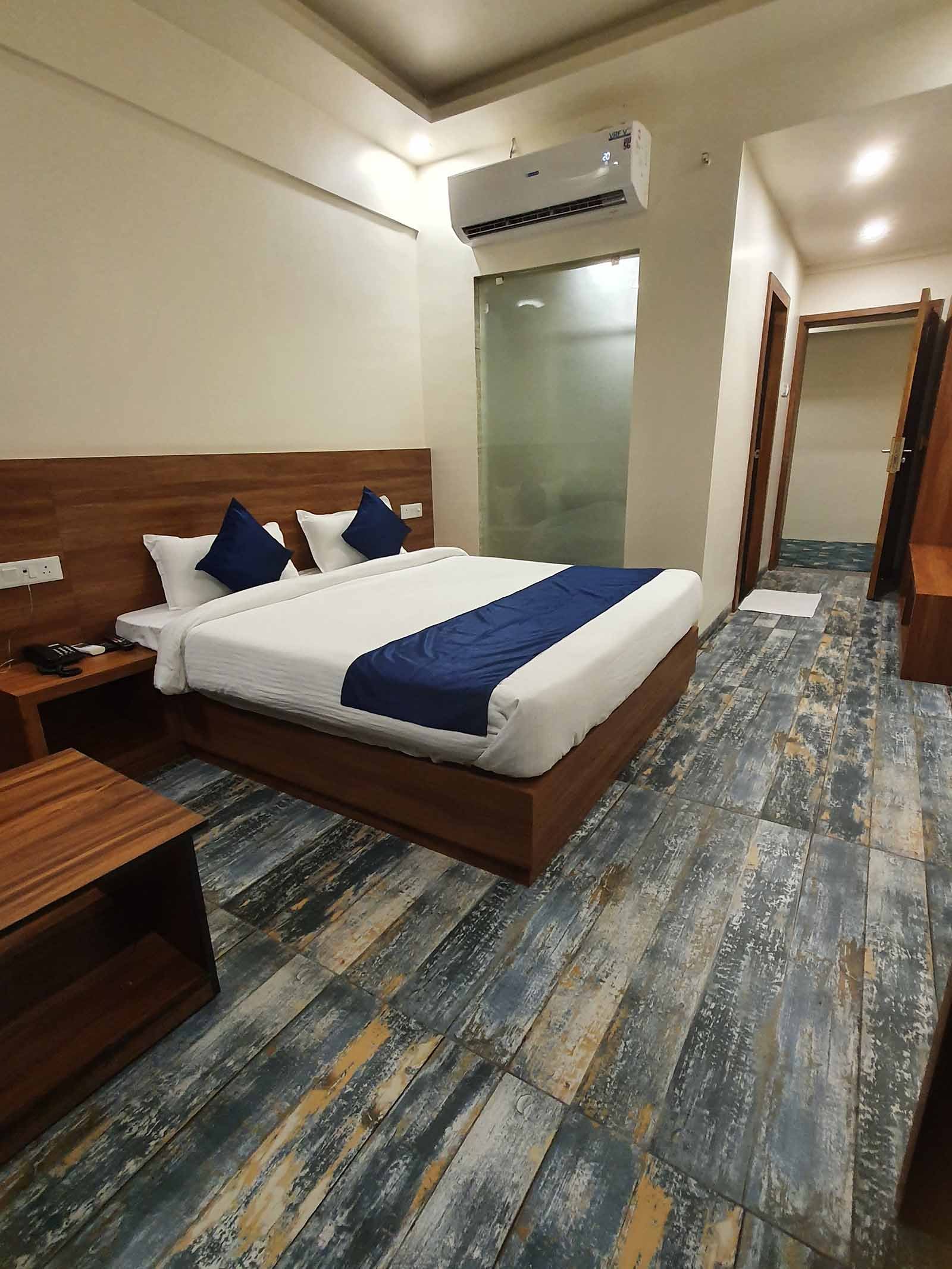 Room Bed